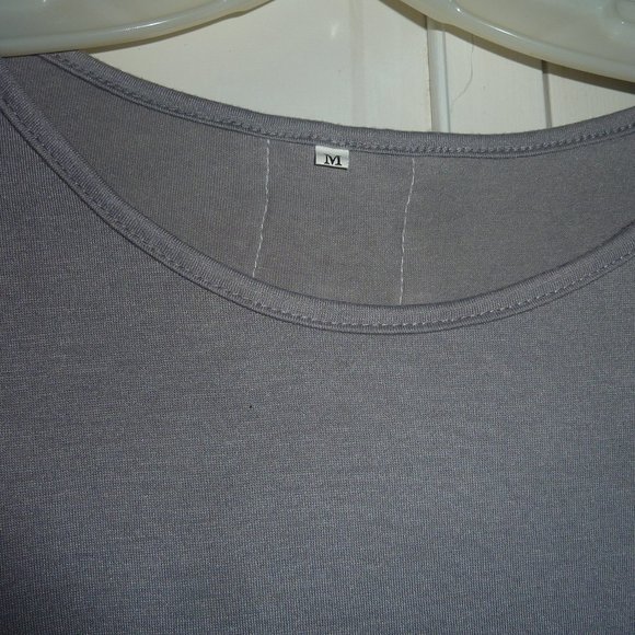 Flattering Top for Leggings Size Medium, White Gray Black Stripes, like new - Picture 4 of 9